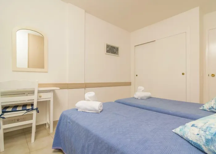 Encinas 1 * 포엔샤 항구